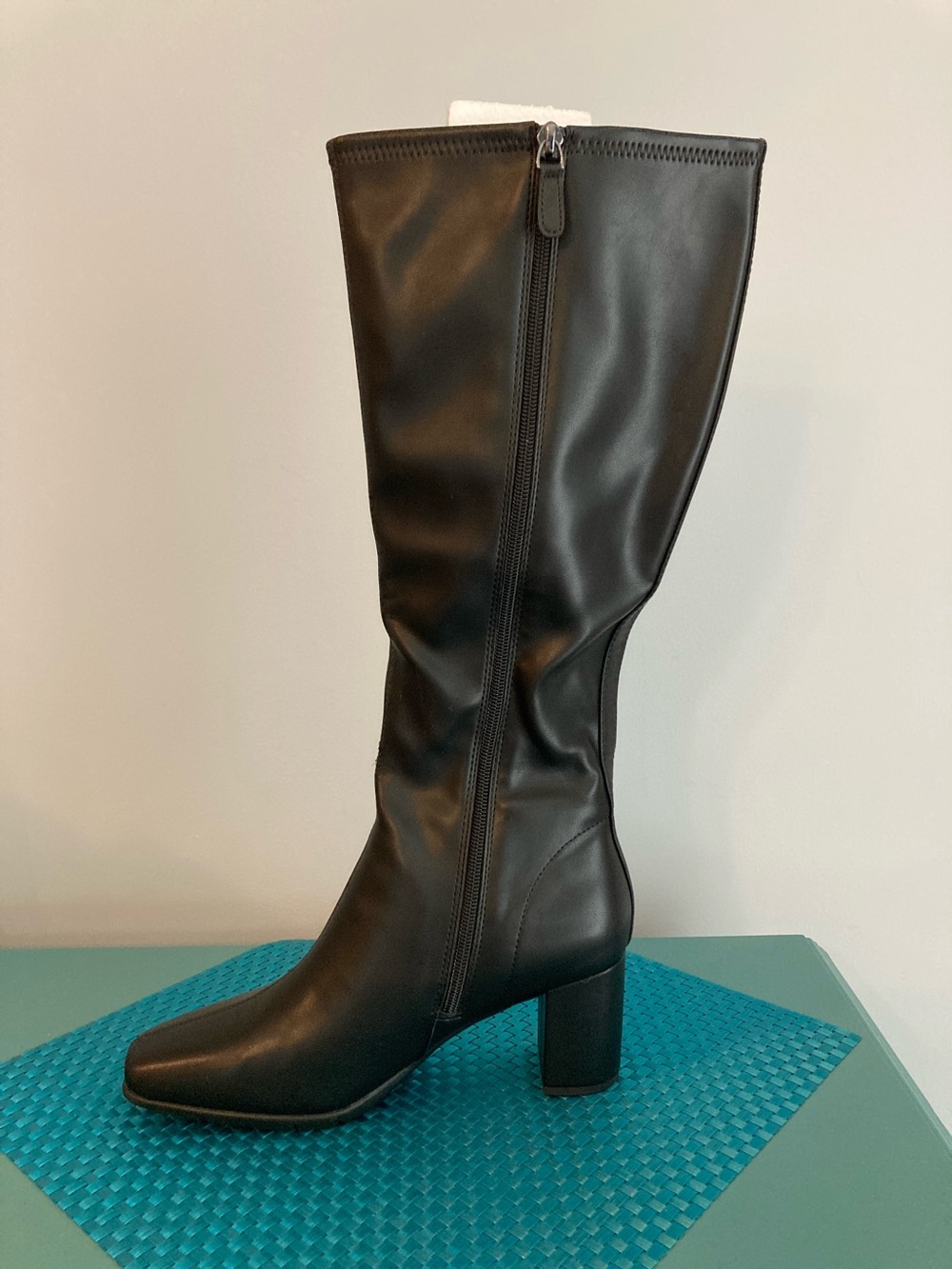 AEROSOLES Black Knee-High Block Heel Boots Faux Leather Women Size 8.5 - Picture 5 of 15